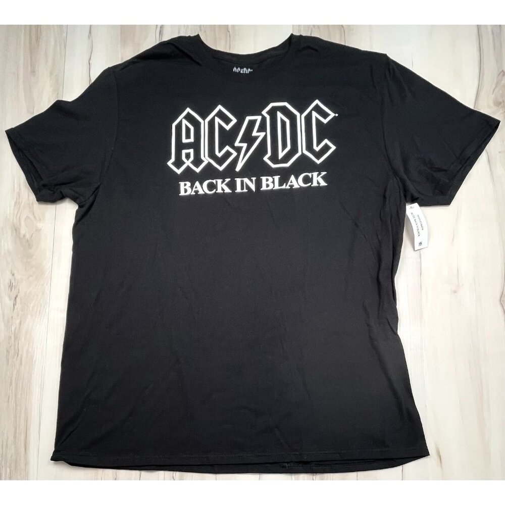 AC/DC Mens 2LX Back In Black Cotton Graphic T-SHIRT Music Band Rock N Roll NWT